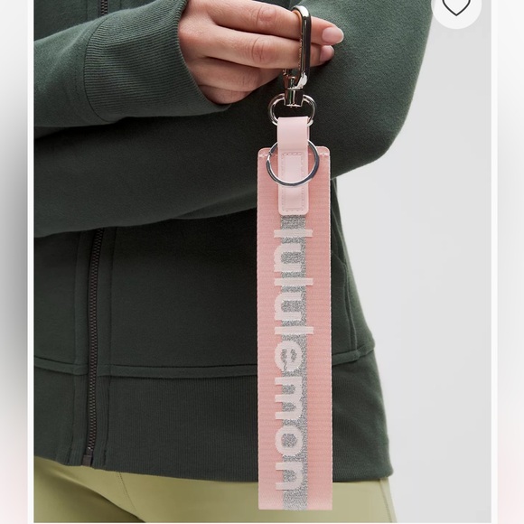 Lululemon Never Lost Keychain - Wordmark - Picture 2 of 7
